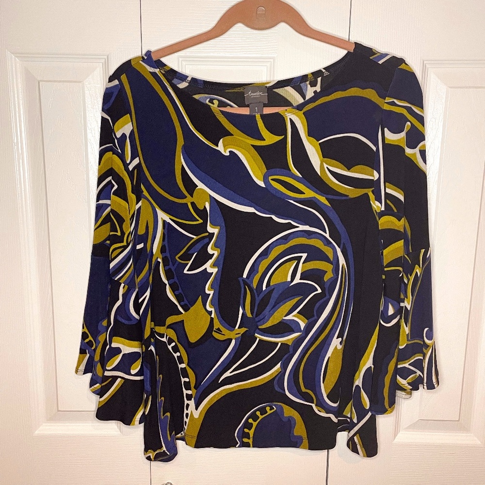 CHICOS Travelers Slinky Knit Top 3/4 bell sleeve Abstract Print Blouse